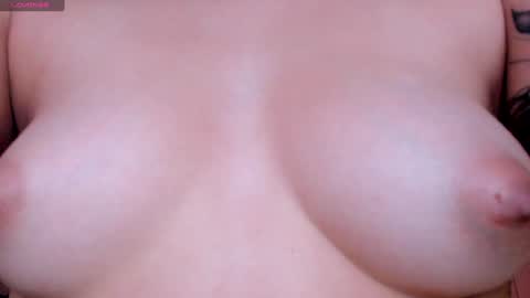Snapshot of stefaagomez chatting on January 16, 2025, 5:55 pm Stefa Gomez online show from January 16, 2025, 5:55 pm