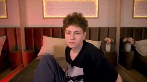 Snapshot of stefanbev chatting on February 21, 2026, 8:10 pm Esrefan online show from February 21, 2026, 8:10 pm