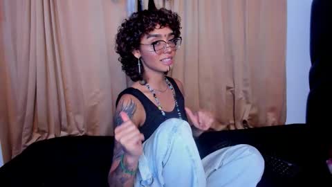 Snapshot of stefania_paz chatting on October 17, 2025, 2:59 am Stefania online show from October 17, 2025, 2:59 am