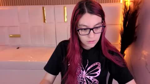 Snapshot of stefania_tp chatting on March 5, 2026, 12:45 pm Stefania tp 730am - 1400 pm online show from March 5, 2026, 12:45 pm