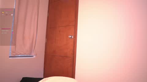Snapshot of stefaniadiazz_ chatting on January 8, 2025, 11:54 am Stafania 3 online show from January 8, 2025, 11:54 am