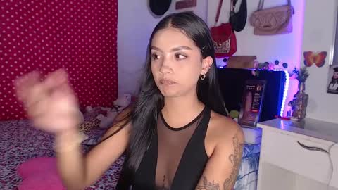 Im MiaIts my first day here  online show from December 20, 2024, 10:43 pm