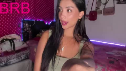 Im MiaIts my first day here  online show from January 4, 2025, 6:09 am