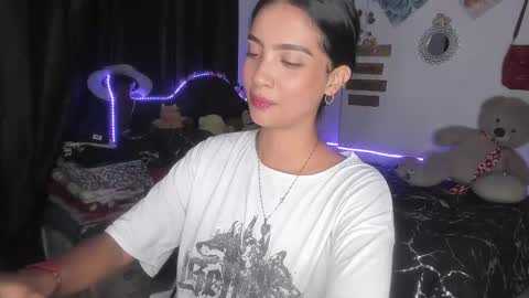 Im MiaIts my first day here  online show from February 18, 2025, 12:04 am