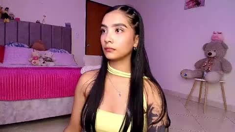 Snapshot of stefanny_pllus chatting on March 11, 2026, 9:10 pm Im MiaIts my first day here online show from March 11, 2026, 9:10 pm