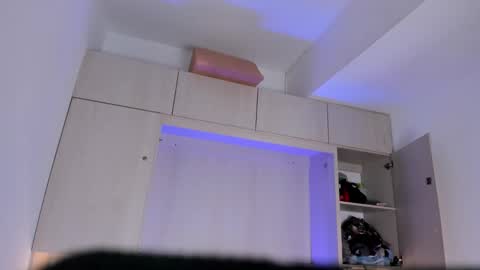 stefannyevans_ online show from September 12, 2025, 12:16 pm