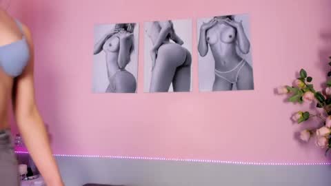 Stefany online show from April 13, 2026, 11:27 am