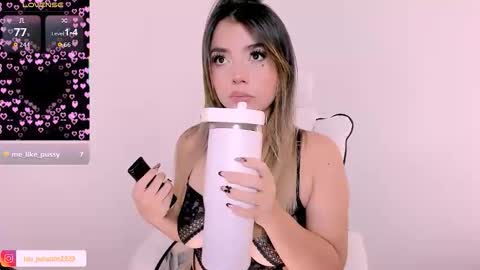 Snapshot of stefanycifuentes chatting on November 15, 2025, 8:22 am Stefa online show from November 15, 2025, 8:22 am