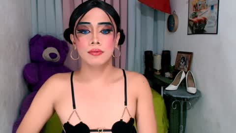 Snapshot of steffany_cummer chatting on December 17, 2024, 12:00 pm Steffany cummer online show from December 17, 2024, 12:00 pm