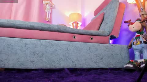 Snapshot of stefiqueen_11_ chatting on December 18, 2024, 3:55 pm StefBri online show from December 18, 2024, 3:55 pm