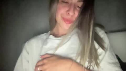 stefy_glow online show from September 16, 2025, 8:32 pm