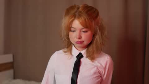 Stella online show from September 21, 2025, 10:55 pm