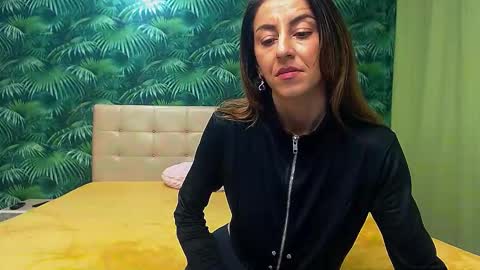 Snapshot of stella_john chatting on December 5, 2024, 8:00 am Stella John online show from December 5, 2024, 8:00 am