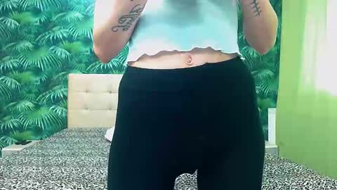 Snapshot of stella_john chatting on January 30, 2025, 7:18 am Stella John online show from January 30, 2025, 7:18 am