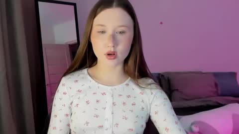 Snapshot of stella_sunny chatting on January 6, 2025, 4:36 am stella_sunny online show from January 6, 2025, 4:36 am