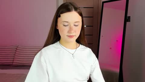 Snapshot of stella_sunny chatting on October 9, 2025, 6:06 pm stella_sunny online show from October 9, 2025, 6:06 pm