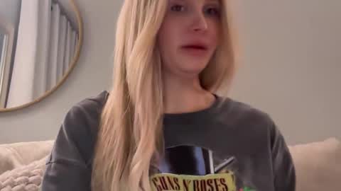 Snapshot of stellacummings chatting on February 18, 2026, 6:42 am Stella Bella online show from February 18, 2026, 6:42 am