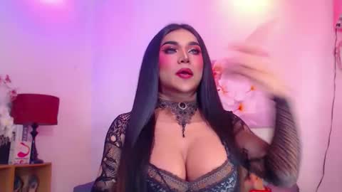 CALL ME STELLA online show from May 17, 2026, 8:01 am