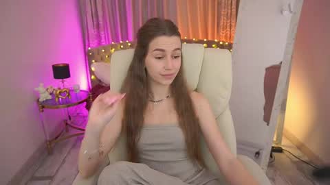 stellahoneywell online show from May 15, 2026, 1:51 pm