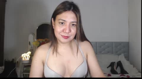 Snapshot of stellahugets chatting on November 22, 2025, 3:27 am Stella online show from November 22, 2025, 3:27 am