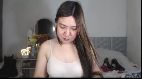 Snapshot of stellahugets chatting on December 2, 2025, 10:09 am Stella online show from December 2, 2025, 10:09 am