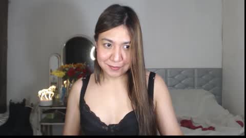 Snapshot of stellahugets chatting on December 4, 2025, 8:39 pm Stella online show from December 4, 2025, 8:39 pm