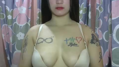 Stellapearlx online show from April 10, 2026, 8:41 am