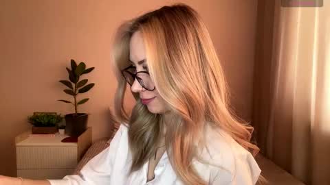 Snapshot of stellar_blade chatting on February 5, 2026, 7:57 am Alexia online show from February 5, 2026, 7:57 am