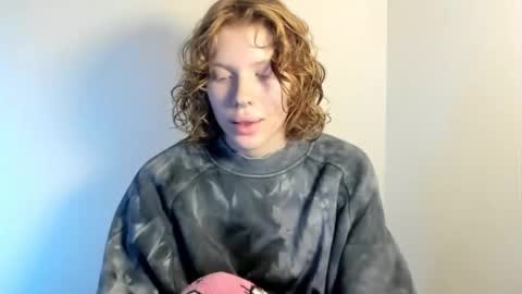 S T E L L A online show from October 15, 2025, 11:43 am