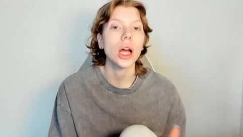 S T E L L A online show from March 5, 2026, 8:32 am