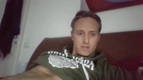 Snapshot of sten015 chatting on December 5, 2024, 3:06 pm sten015 online show from December 5, 2024, 3:06 pm