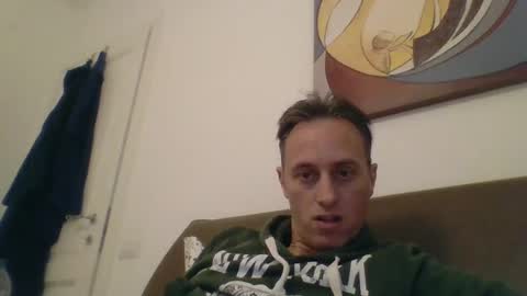 Snapshot of sten015 chatting on December 18, 2024, 2:06 pm sten015 online show from December 18, 2024, 2:06 pm