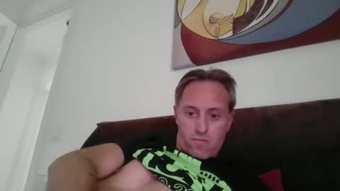 Snapshot of sten015 chatting on September 30, 2025, 12:43 pm sten015 online show from September 30, 2025, 12:43 pm