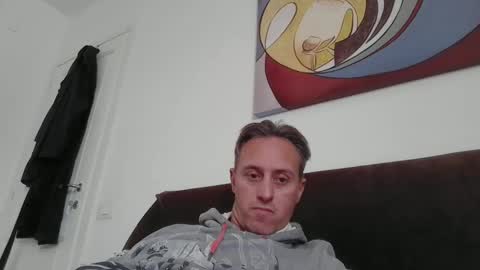 Snapshot of sten015 chatting on November 13, 2025, 12:59 pm sten015 online show from November 13, 2025, 12:59 pm