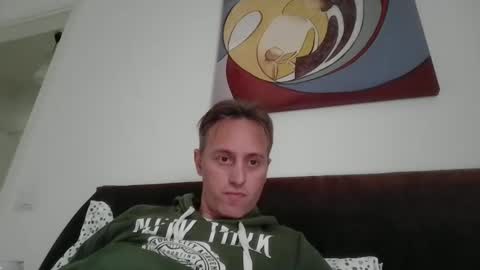 Snapshot of sten015 chatting on November 18, 2025, 11:58 am sten015 online show from November 18, 2025, 11:58 am