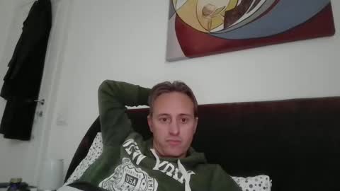 Snapshot of sten015 chatting on November 20, 2025, 1:44 pm sten015 online show from November 20, 2025, 1:44 pm