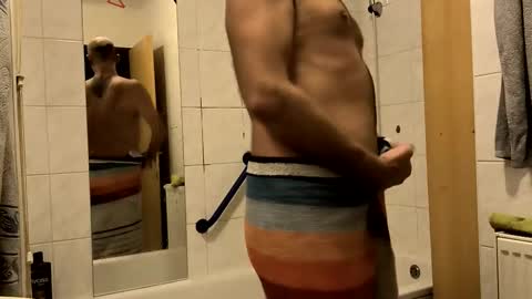 Snapshot of stenlyvrbich chatting on September 16, 2025, 3:07 am lee online show from September 16, 2025, 3:07 am