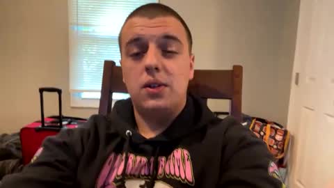 Snapshot of stepbro18 chatting on September 23, 2025, 4:10 pm Honestly Im a slut I have a high sex drive and I love talking to people off this platform  online show from September 23, 2025, 4:10 pm