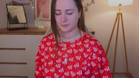 Snapshot of steph_sweet chatting on December 19, 2024, 1:07 am Emma online show from December 19, 2024, 1:07 am