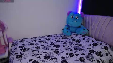 Snapshot of stepha_sweet chatting on January 12, 2025, 12:07 am Emma online show from January 12, 2025, 12:07 am