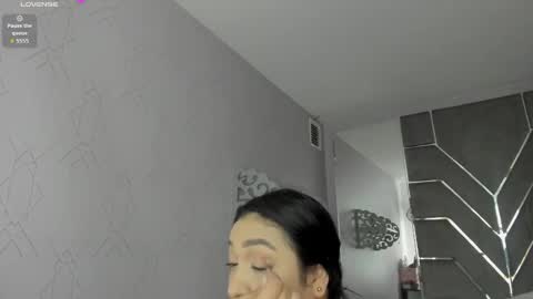 Snapshot of stephania_diamond chatting on February 5, 2026, 2:27 am online show from February 5, 2026, 2:27 am