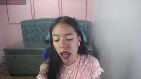 Stephania online show from March 3, 2025, 10:28 am