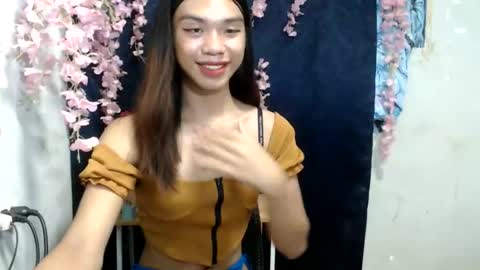 Snapshot of stephanie_zee chatting on May 21, 2026, 2:24 pm stephanie_zee online show from May 21, 2026, 2:24 pm