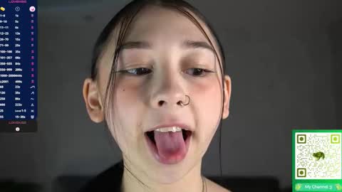 Snapshot of stephaniesally chatting on December 17, 2025, 5:35 am Sonya online show from December 17, 2025, 5:35 am