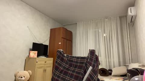 Snapshot of stephaniflicek chatting on April 18, 2026, 7:58 pm Stephani online show from April 18, 2026, 7:58 pm