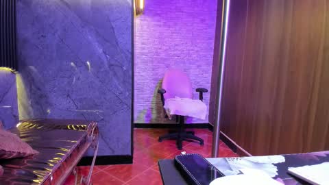 stephany_rodriguez_ online show from December 19, 2025, 12:12 pm