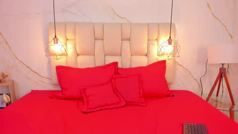 Stefanny online show from December 11, 2024, 9:34 pm