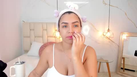 Stefanny online show from March 5, 2025, 10:43 pm