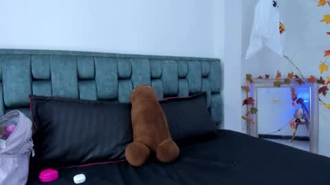 Stefanny online show from November 4, 2025, 11:26 pm