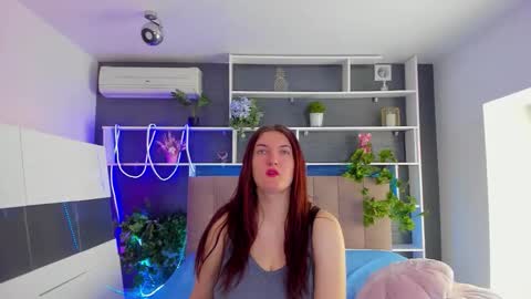 Snapshot of stephierousee chatting on March 16, 2026, 6:28 am Stephie online show from March 16, 2026, 6:28 am